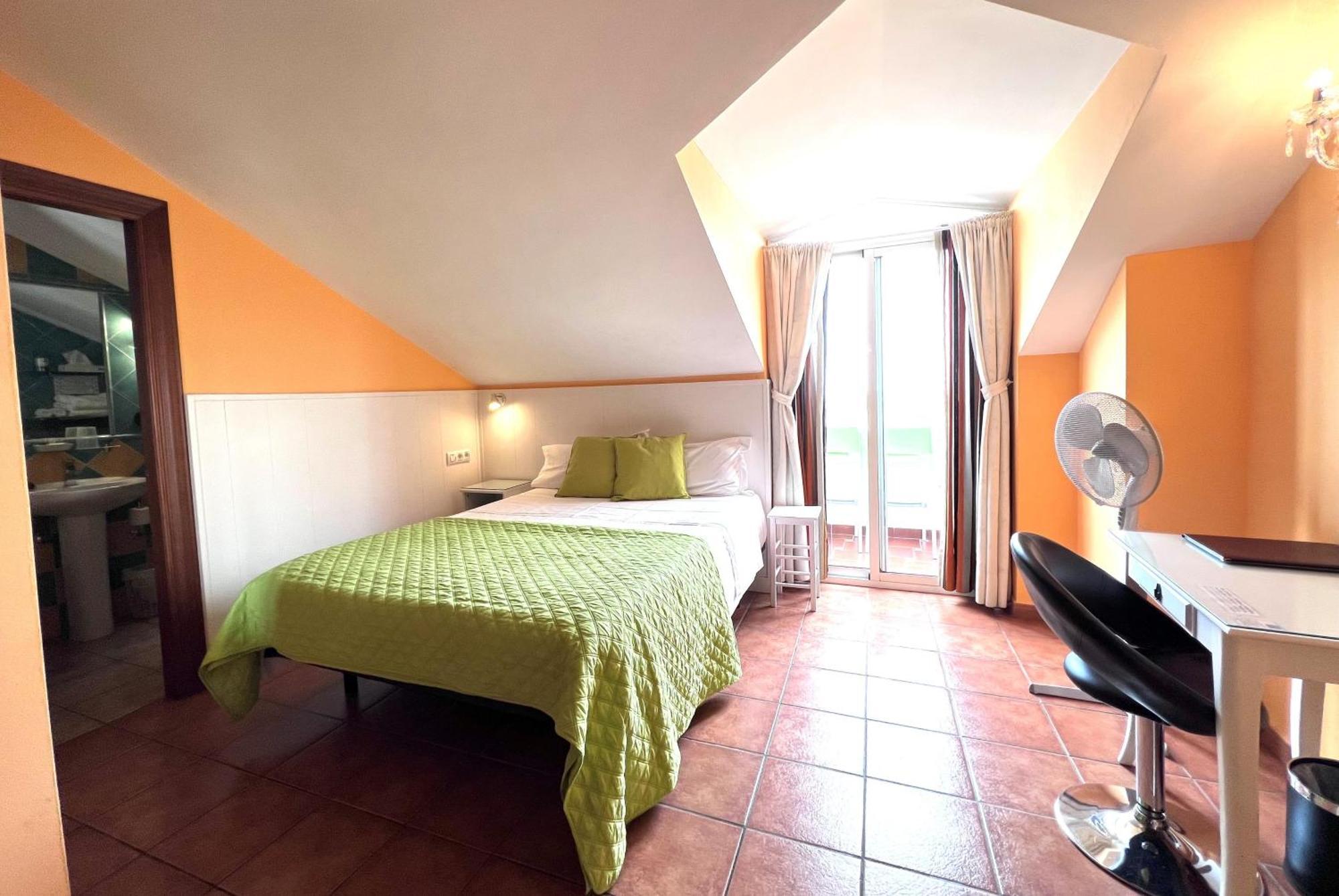 Boutique Hotel Pueblo Benalmadena Bagian luar foto
