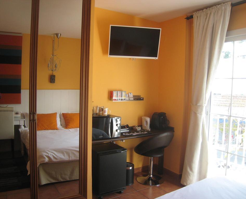 Boutique Hotel Pueblo Benalmadena Bagian luar foto